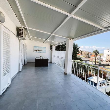 Modern Apartment In The Heart Of Njivice Ngoại thất bức ảnh