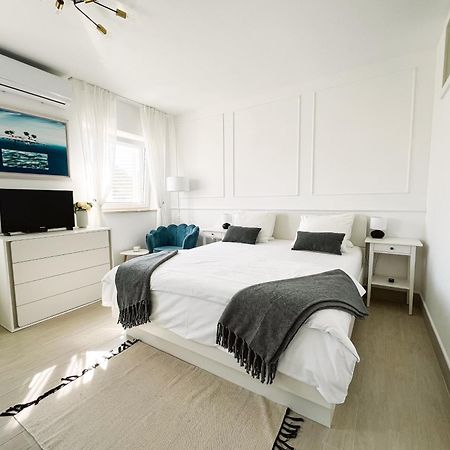 Modern Apartment In The Heart Of Njivice Ngoại thất bức ảnh
