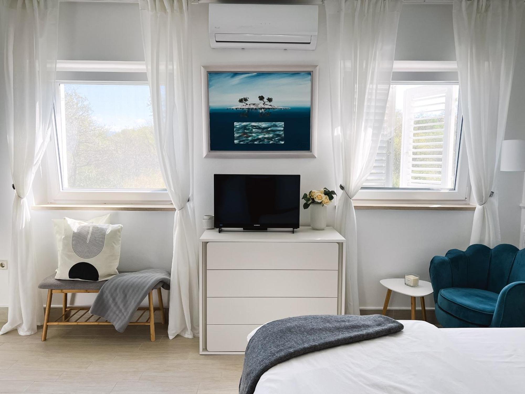 Modern Apartment In The Heart Of Njivice Ngoại thất bức ảnh